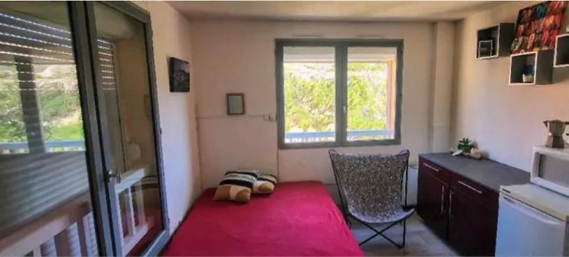 Charmant Studio Climatise Au Milieu Du Parc Naturel Marselha 0*,